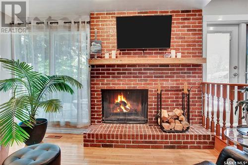 206 Frobisher Crescent, Saskatoon, SK - Indoor Photo Showing Living Room With Fireplace