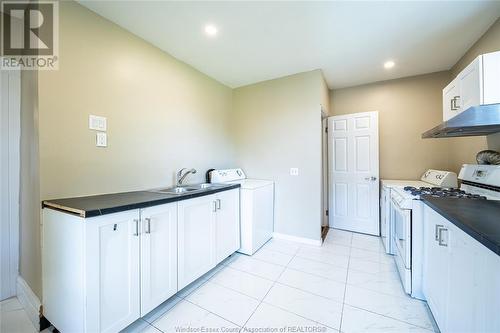 1060 Mckay, Windsor, ON - Indoor Photo Showing Kitchen With Double Sink