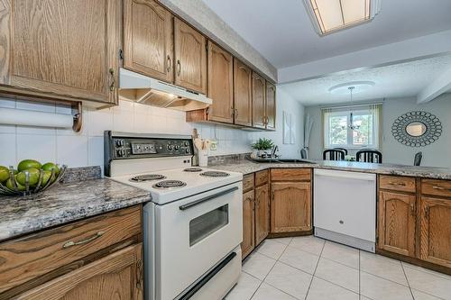 3050 Pinemeadow Drive|Unit #57, Burlington, ON - Indoor Photo Showing Kitchen