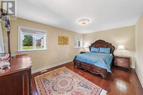 88 Mancini Crescent, Richmond Hill (Jefferson), ON - Indoor Photo Showing Bedroom