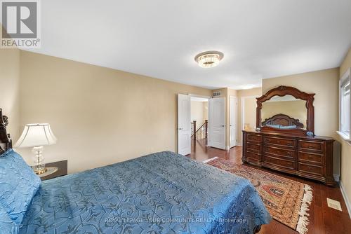 88 Mancini Crescent, Richmond Hill, ON - Indoor Photo Showing Bedroom