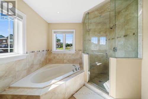 88 Mancini Crescent, Richmond Hill, ON - Indoor Photo Showing Bathroom