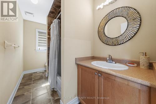 88 Mancini Crescent, Richmond Hill, ON - Indoor Photo Showing Bathroom