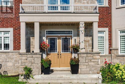 88 Mancini Crescent, Richmond Hill (Jefferson), ON - Outdoor With Facade