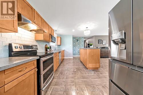 223 Garrard Road, Whitby (Blue Grass Meadows), ON - Indoor Photo Showing Kitchen