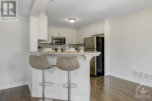 210 Clintonia Street, Ottawa, ON - Indoor Photo Showing Kitchen