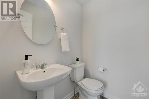 210 Clintonia Street, Ottawa, ON - Indoor Photo Showing Bathroom