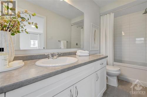 210 Clintonia Street, Ottawa, ON - Indoor Photo Showing Bathroom