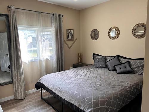 316 Hossack Avenue, Killarney, MB - Indoor Photo Showing Bedroom