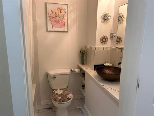 316 Hossack Avenue, Killarney, MB - Indoor Photo Showing Bathroom