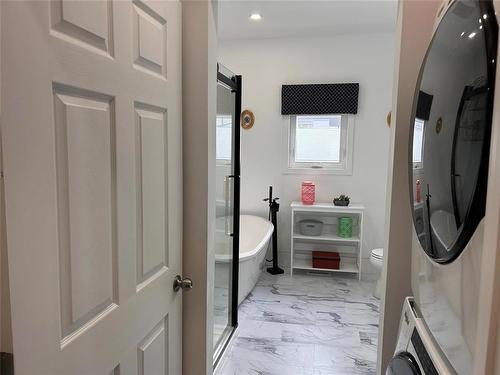 316 Hossack Avenue, Killarney, MB - Indoor Photo Showing Bathroom