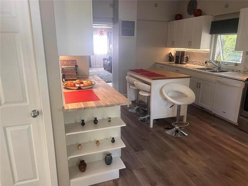 316 Hossack Avenue, Killarney, MB - Indoor Photo Showing Kitchen With Double Sink