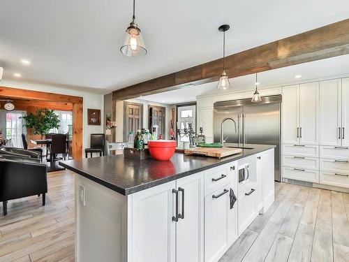 Cuisine - 280 Rue Bonsecours, Montebello, QC - Indoor Photo Showing Kitchen With Upgraded Kitchen