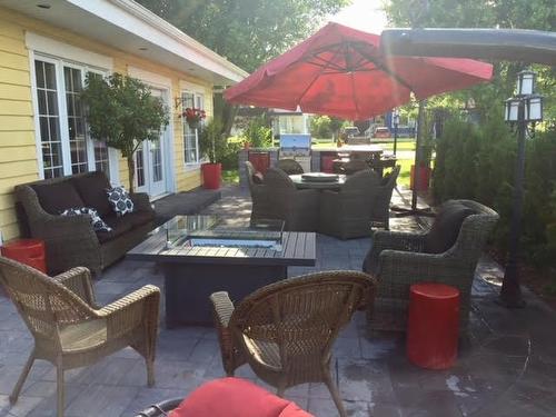 Terrasse - 280 Rue Bonsecours, Montebello, QC - Outdoor With Deck Patio Veranda