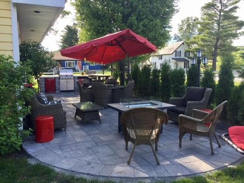 Terrasse - 280 Rue Bonsecours, Montebello, QC - Outdoor With Deck Patio Veranda