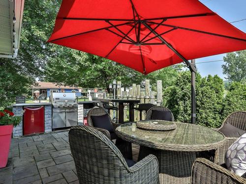 Terrasse - 280 Rue Bonsecours, Montebello, QC - Outdoor With Exterior