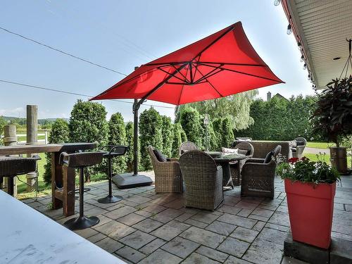 Terrasse - 280 Rue Bonsecours, Montebello, QC - Outdoor