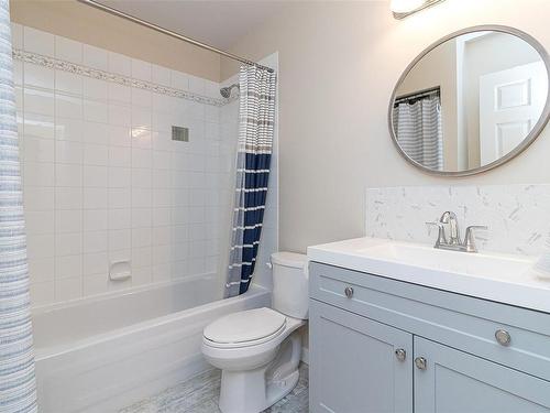 304-3008 Washington Ave, Victoria, BC - Indoor Photo Showing Bathroom