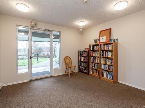 304-3008 Washington Ave, Victoria, BC - Indoor Photo Showing Other Room