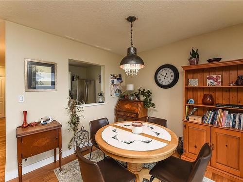 204-894 Island Hwy South, Campbell River, BC - Indoor Photo Showing Dining Room