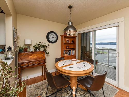 204-894 Island Hwy South, Campbell River, BC - Indoor Photo Showing Dining Room