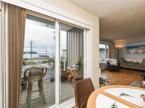 204-894 Island Hwy South, Campbell River, BC - Indoor