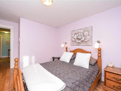 204-894 Island Hwy South, Campbell River, BC - Indoor Photo Showing Bedroom