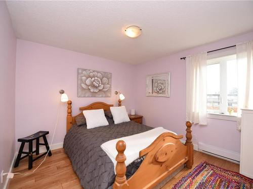 204-894 Island Hwy South, Campbell River, BC - Indoor Photo Showing Bedroom