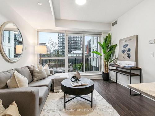 510-170 Sumach St, Toronto, ON - Indoor Photo Showing Living Room