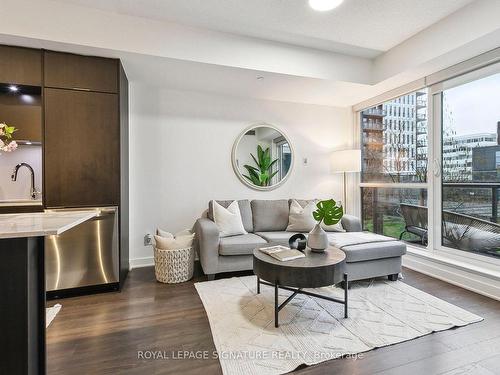 510-170 Sumach St, Toronto, ON - Indoor Photo Showing Living Room