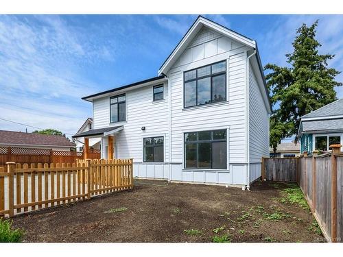 B-381 13Th St, Courtenay, BC - Outdoor With Exterior