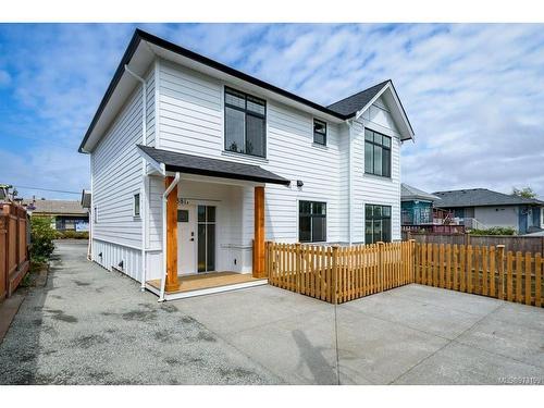 B-381 13Th St, Courtenay, BC - Outdoor