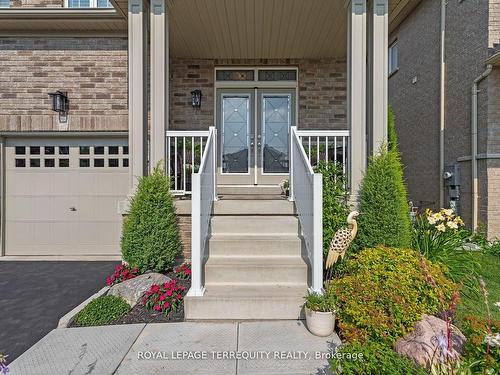 1821 Castlepoint Dr, Oshawa, ON - Outdoor