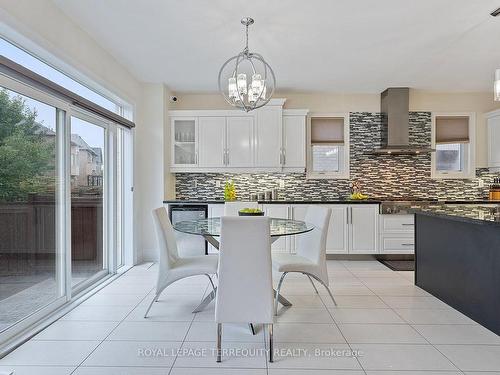 301 Chatfield Dr, Vaughan, ON - Indoor Photo Showing Kitchen With Upgraded Kitchen