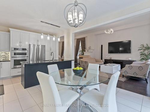 301 Chatfield Dr, Vaughan, ON - Indoor Photo Showing Dining Room