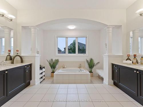 301 Chatfield Dr, Vaughan, ON - Indoor Photo Showing Bathroom