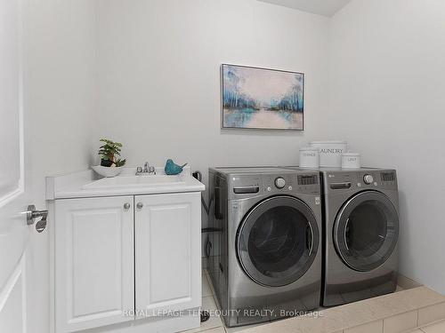 301 Chatfield Dr, Vaughan, ON - Indoor Photo Showing Laundry Room