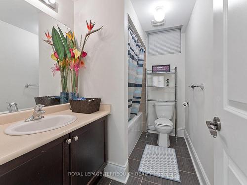 301 Chatfield Dr, Vaughan, ON - Indoor Photo Showing Bathroom