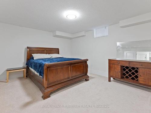 301 Chatfield Dr, Vaughan, ON - Indoor Photo Showing Bedroom