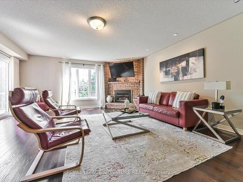 3588 Thorpedale Crt, Mississauga, ON - Indoor Photo Showing Living Room With Fireplace