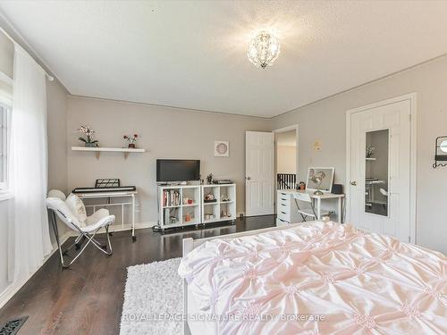 3588 Thorpedale Crt, Mississauga, ON - Indoor Photo Showing Bedroom