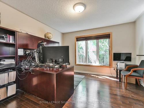 3588 Thorpedale Crt, Mississauga, ON - Indoor