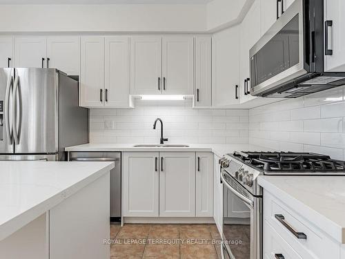 7K Brussels St, Toronto, ON - Indoor Photo Showing Kitchen With Double Sink With Upgraded Kitchen