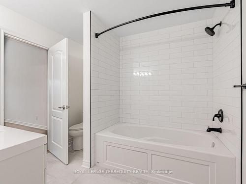 7K Brussels St, Toronto, ON - Indoor Photo Showing Bathroom