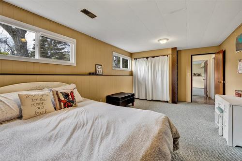 731 Walrod Street, Kelowna, BC - Indoor Photo Showing Bedroom