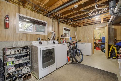 731 Walrod Street, Kelowna, BC - Indoor Photo Showing Laundry Room