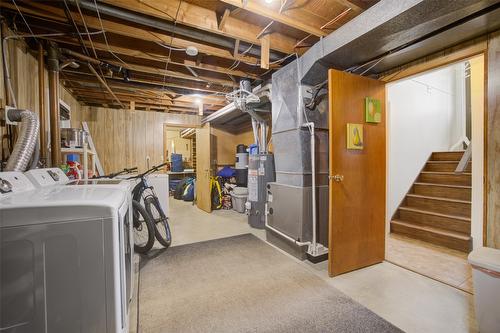 731 Walrod Street, Kelowna, BC - Indoor Photo Showing Basement