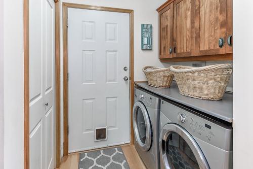 7372 Fintry Delta Road, Kelowna, BC - Indoor Photo Showing Laundry Room