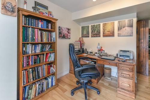 7372 Fintry Delta Road, Kelowna, BC - Indoor Photo Showing Office