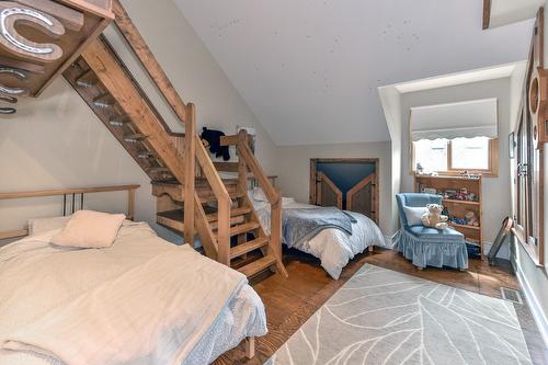 7372 Fintry Delta Road, Kelowna, BC - Indoor Photo Showing Bedroom